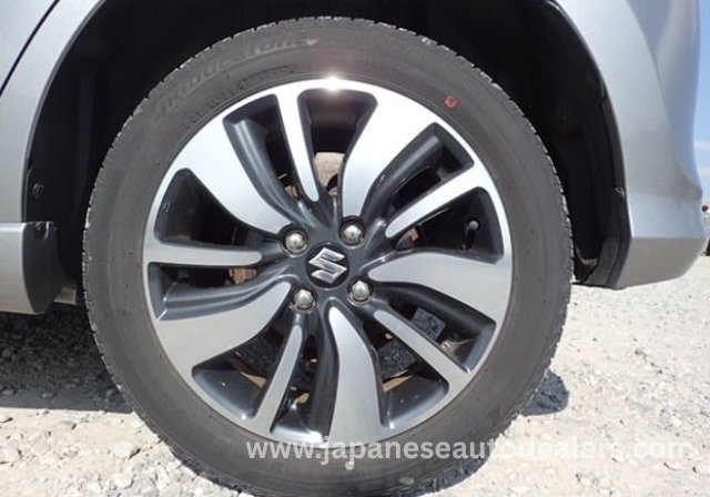 
								2017 Suzuki Swift Hybrid RS full									