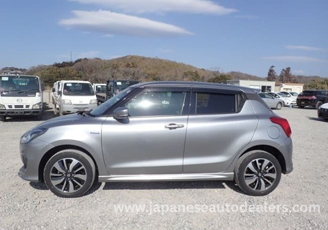 
								2017 Suzuki Swift Hybrid RS full									