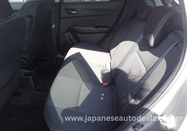 
								2017 Suzuki Swift Hybrid RS full									