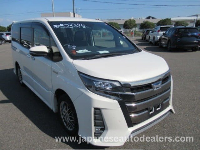 
								TOYOTA NOAH SI WXB – Premium 7-Seater Hybrid MPV full									