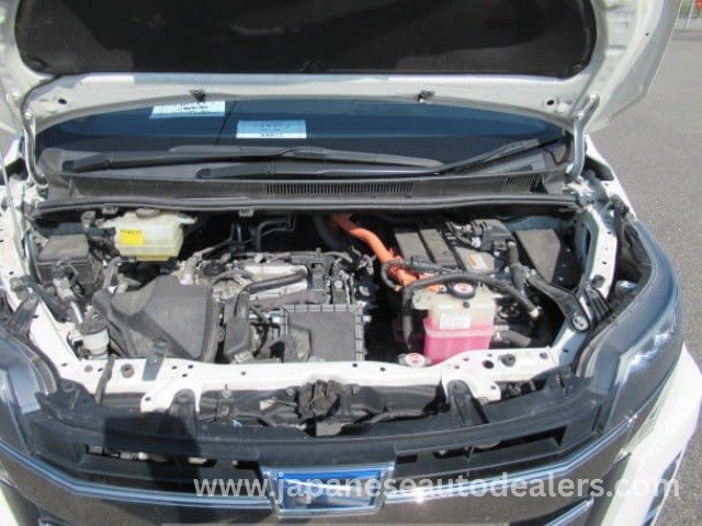 
								TOYOTA NOAH SI WXB – Premium 7-Seater Hybrid MPV full									