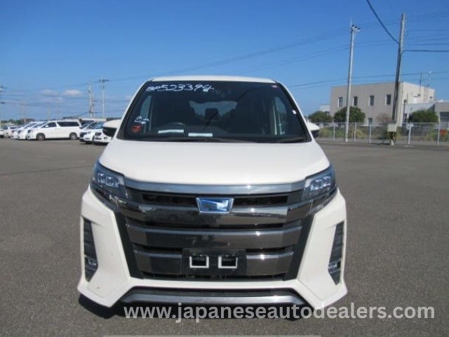
								TOYOTA NOAH SI WXB – Premium 7-Seater Hybrid MPV full									