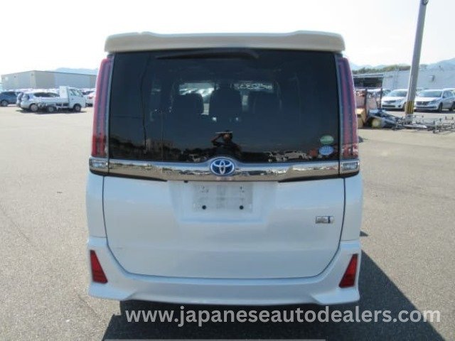 
								TOYOTA NOAH SI WXB – Premium 7-Seater Hybrid MPV full									