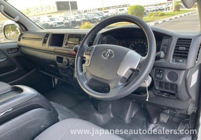 
								2016 TOYOTA HIACE VAN – 14 SEATS full									