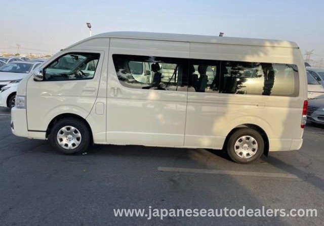 
								2016 TOYOTA HIACE VAN – 14 SEATS full									