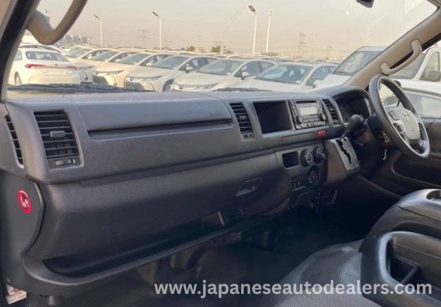 
								2016 TOYOTA HIACE VAN – 14 SEATS full									