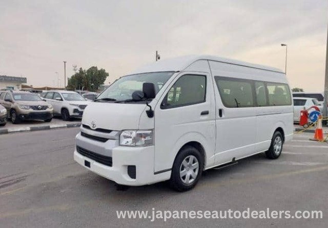 
								TOYOTA HIACE COMMUTER full									
