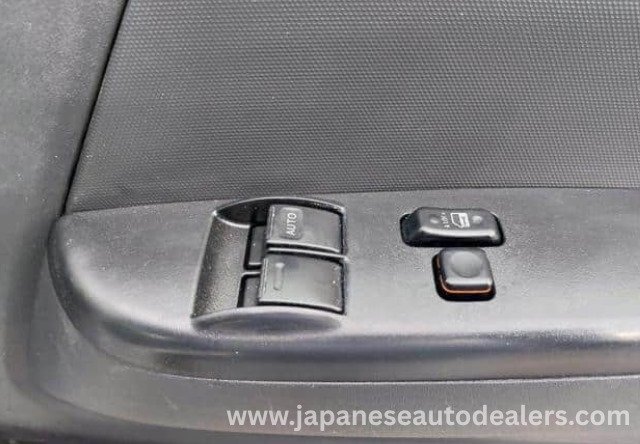 
								TOYOTA HIACE COMMUTER full									
