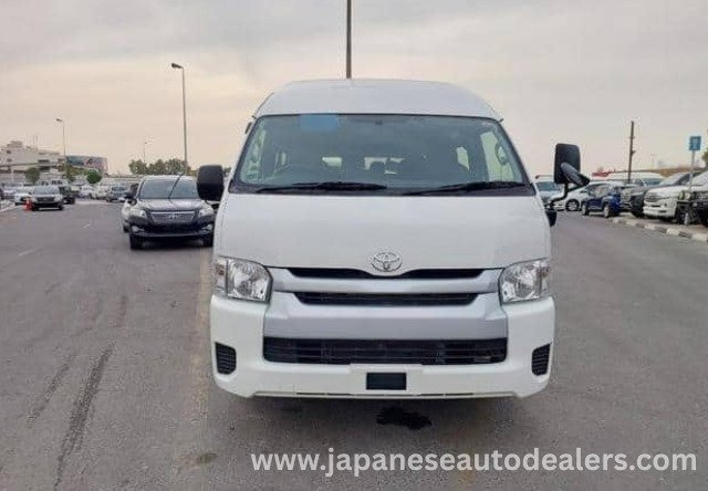 
								TOYOTA HIACE COMMUTER full									