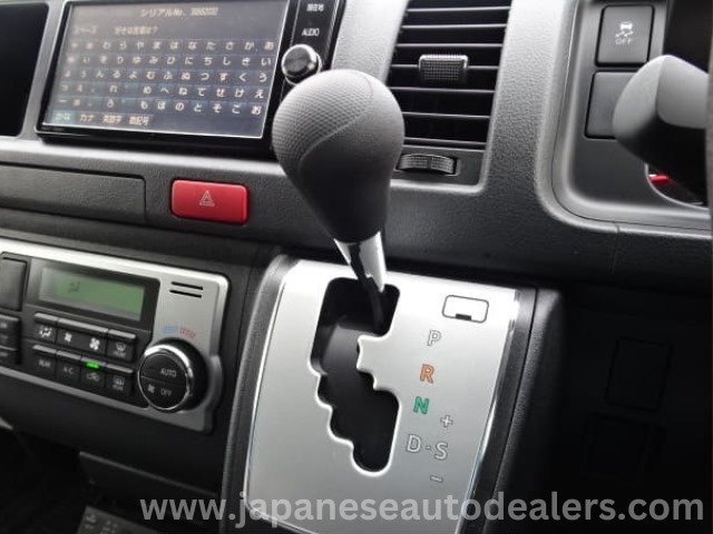 
								2018 TOYOTA HIACE COMMUTER GL – 14 SEATS full									