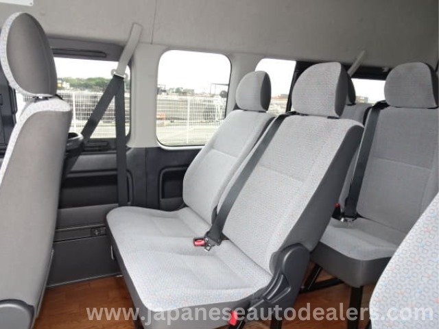 
								2018 TOYOTA HIACE COMMUTER GL – 14 SEATS full									