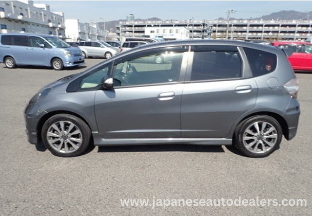 
								2013 HONDA FIT RS full									