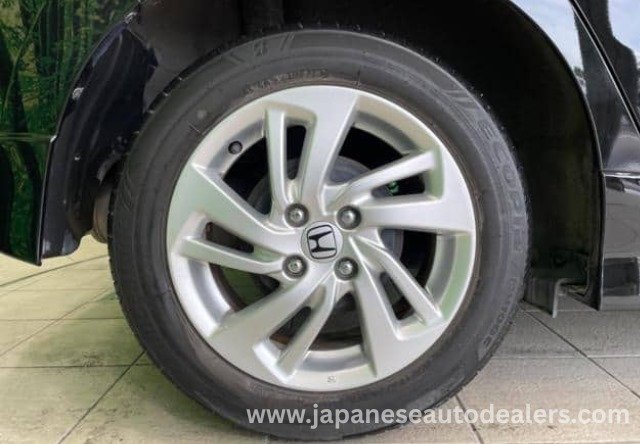 
								2015 HONDA FIT 13GS full									