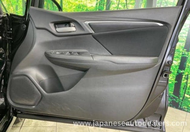 
								2015 HONDA FIT 13GS full									