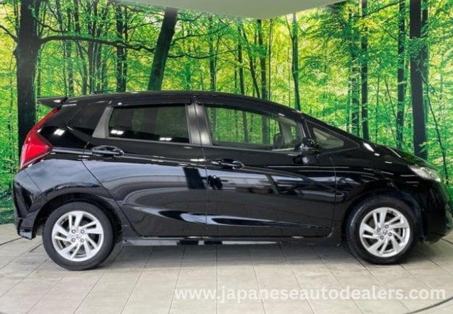 
								2015 HONDA FIT 13GS full									