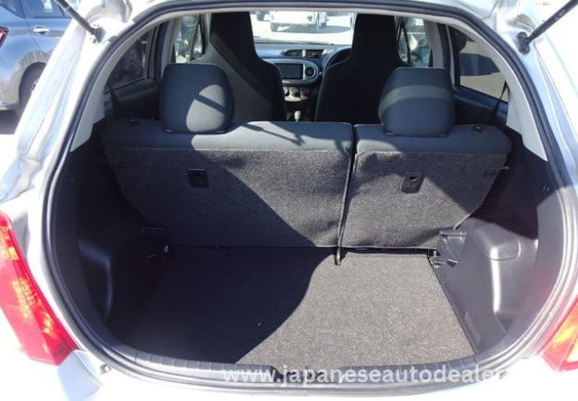 
								TOYOTA VITZ F SMART STOP PACKAGE full									