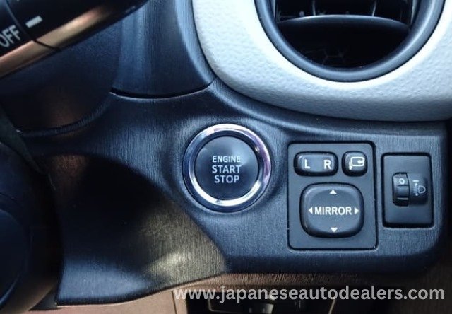 
								TOYOTA VITZ F SMART STOP PACKAGE full									