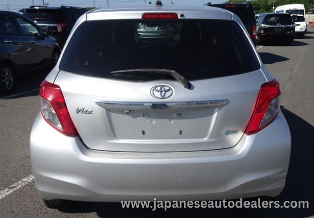 
								TOYOTA VITZ F SMART STOP PACKAGE full									