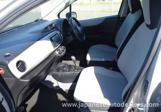 
								TOYOTA VITZ F SMART STOP PACKAGE full									