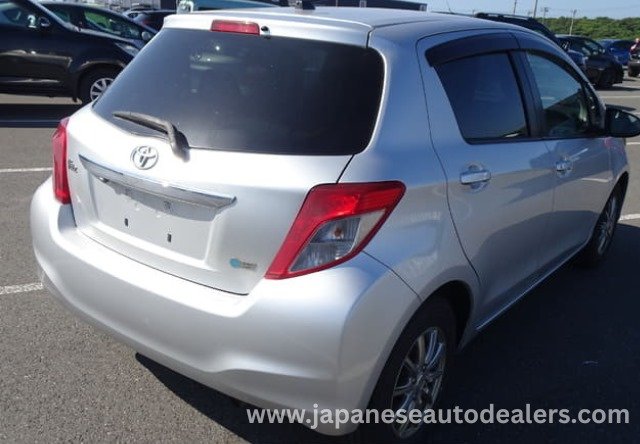 
								TOYOTA VITZ F SMART STOP PACKAGE full									