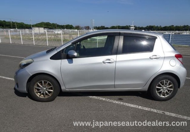 
								TOYOTA VITZ F SMART STOP PACKAGE full									