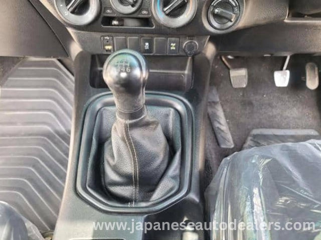 
								2012 TOYOTA HILUX SINGLE CABIN full									