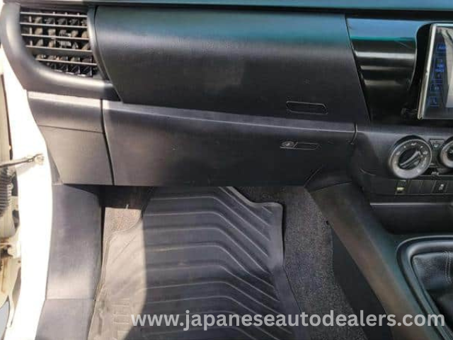 
								2012 TOYOTA HILUX SINGLE CABIN full									