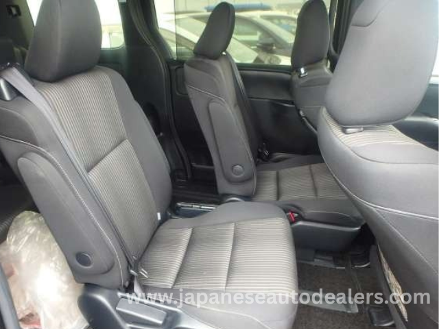 
								TOYOTA VOXY ZS KIRAMEKI full									