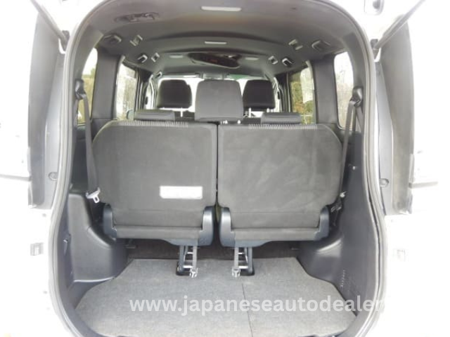 
								TOYOTA VOXY ZS KIRAMEKI full									
