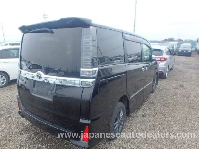 
								TOYOTA VOXY ZS KIRAMEKI full									