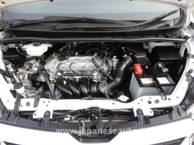
								TOYOTA VOXY ZS KIRAMEKI full									