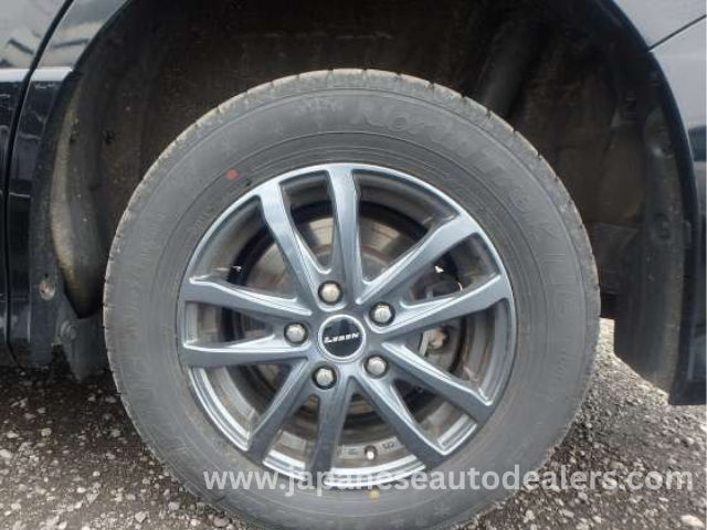 
								TOYOTA VOXY ZS KIRAMEKI full									
