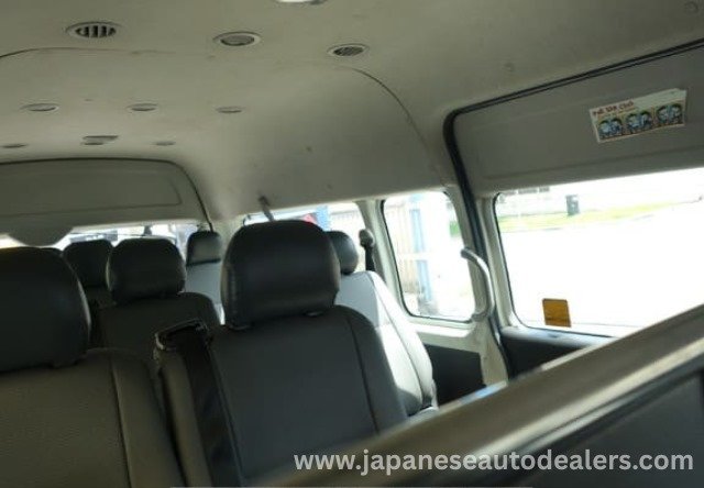 
								2012 TOYOTA HIACE COMMUTER HIACE HIROOF full									