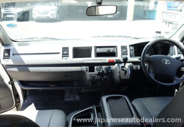 
								2012 TOYOTA HIACE COMMUTER HIACE HIROOF full									